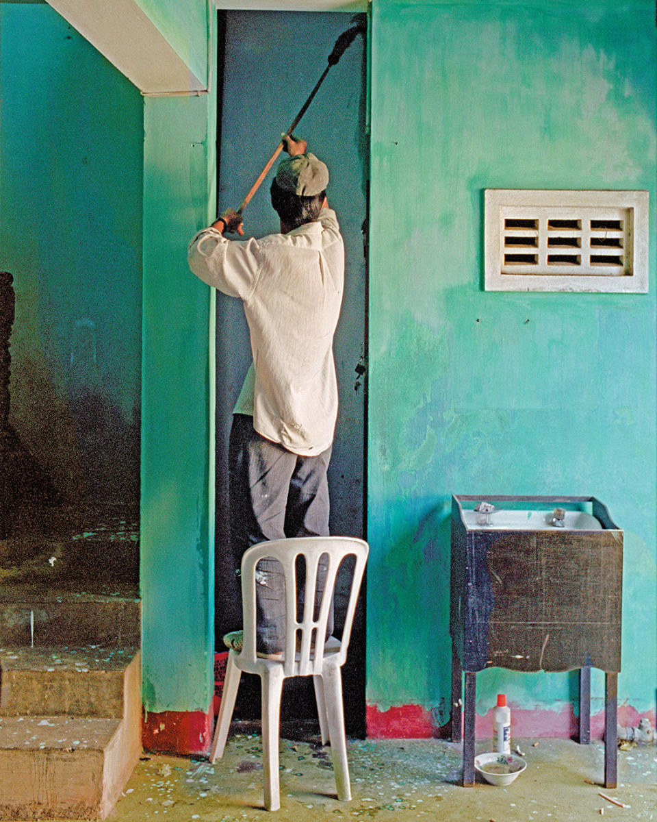 Painter, Hoi An, Vietnam<p><a class="nav-link" href="/content.html?page=6/#TA43" target="_top">Thumbnail</a>