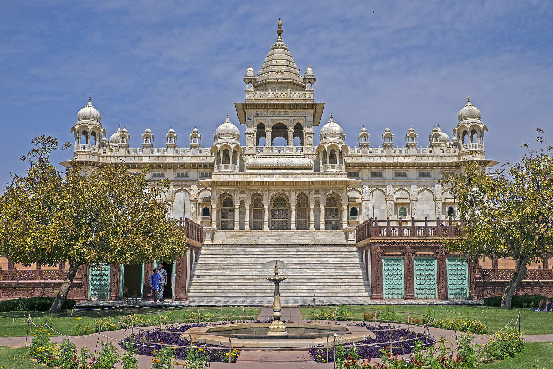 Ornate Mausoleum, Rajasthan, India<p><a class="nav-link" href="/content.html?page=6/#TA61" target="_top">Thumbnail</a>