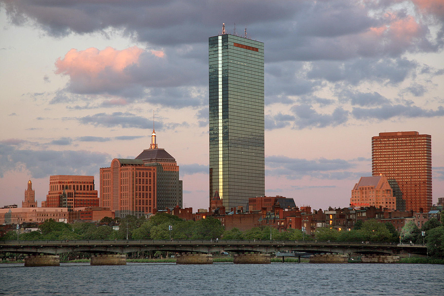 Harvard Bridge, I.M. Pei's Hancock Tower and Boston Skyline from Charles River<p><a class="nav-link" href="/content.html?page=6/#TA6" target="_top">Thumbnail</a>
